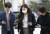 입시 비리 혐의로 기소된 조국 전 법무부 장관 딸 조민 씨가 22일 오전 서초구 서울중앙지방법원에서 열린 선고 공판에 출석하고 있다. 뉴스1