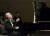 23일 별세한 피아니스트 마우리치오 폴리니의 2001년 뉴욕 카네기홀 연주 장면. 사진 AP=연합