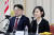 임주현 한미사이언스 사장(오른쪽)과 이우현 OCI홀딩스 회장이 25일 오후 서울 송파구 한미타워에서 열린 기자간담회에서 OCI홀딩스 통합 관련 한미사이언스 입장을 밝히고 있다. 2024.3.25/뉴스1