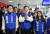 이재명 더불어민주당 대표(앞줄 가운데)가 24일 서울 서초구 서울고속버스터미널에서 이 지역 출마 후보들과 함께 지지를 호소하고 있다. [연합뉴스]