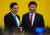 2015년 시진핑 중국 국가주석과 마잉주 당시 대만 총통이 싱가포르에서 만난 모습. 마잉주 전 총통이 다음달 1~11일 중국을 방문하면서 시진핑 주석과 두 번째 만남 가능성이 제기된다. [AP=연합뉴스]