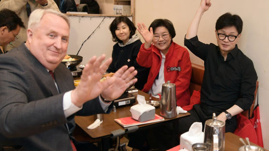 한동훈·인요한 '떡볶이 회동'…"콜라로 교섭단체 만들자"