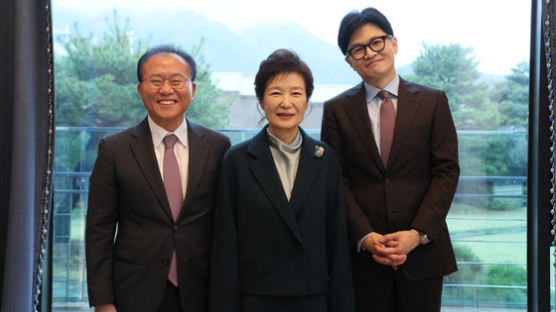 한동훈 만난 박근혜 “尹·韓 단합 중요”…의대증원 조언도
