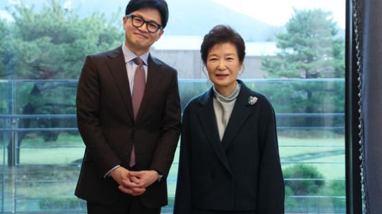 박근혜 "與, 대통령 뒷받침해야"…'징역 30년 구형' 한동훈 만났다