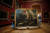 2023년 9월 20일(현지시간) 파리 루브르박물관에서 2024년 봄까지 진행될 복원 작업을 앞두고 박물관 직원들이 외젠 들라크루아(1798-1863)의 그림 ‘민중을 이끄는 자유의 여신’을 벽에서 떼어내고 있다. AFP=연합뉴스