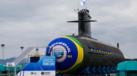 마크롱 "브라질 핵잠수함 개발, 프랑스가 도울 것" 바짝 다가섰다