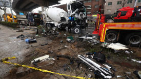 석계고가차도 아래 차량 13대 연쇄추돌…1명 사망·16명 부상