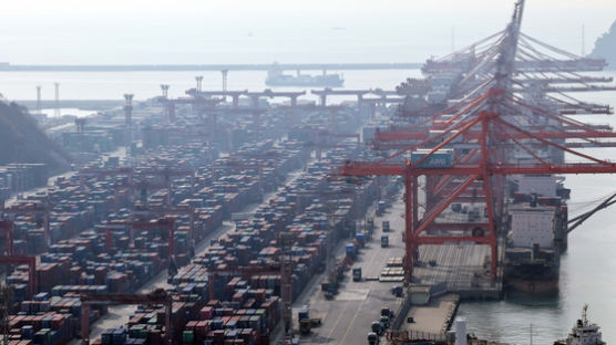 반도체·선박 호조에…2월 생산 1.3%·투자 10.3% 동반 증가