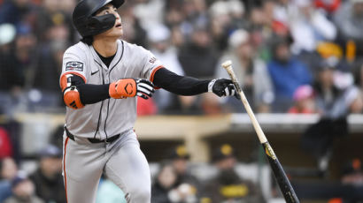 하성이 형이 안타 뺏어도… MLB 데뷔 첫 홈런 때린 이정후