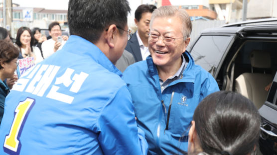 文 "이렇게 못하는 정부 처음 봤다" 한동훈 "최악은 文정부"