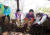 지난해 4월 식목일을 기념해 박일하 동작구청장(사진 왼쪽 두 번째)이 주민들과 함께 동작구 까치산 공원에서 철쭉을 식재하는 모습