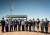 3일(현지시간) 미국 애리조나주 퀸 크릭에서 열린 LG에너지솔루션 애리조나 공장 착공식에서 관계자 및 주 정부 인사들이 기념촬영하는 모습. 사진 LG에너지솔루션