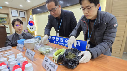 도심 한복판 '좀비 마약 소굴'…2m 러시아 거구 쓰러져 있었다 [영상]