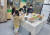 지난해 전남 도내의 한 초등학교에서 자원봉사자들이 학생들에게 아침 간편식을 배식하는 모습. 사진 전남교육청 