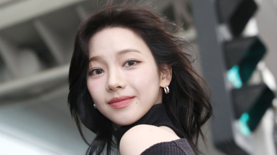 "K팝 스타는 연애도 어렵다" 카리나·이재욱 결별 보도한 CNN