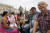 지난해 9월 13일(현지시간) 이탈리아 베네치아에서 관광객들이 곤돌라를 타고 운하를 건너고 있다. AP=연합뉴스