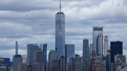 자유의 여신상도 흔든 뉴욕 4.8 지진…"몇 주 내 또 올 수 있다"
