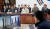 신원식 국방부 장관이 8일 오전 국방부 대회의실에서 관계자들과 군사정찰위성 2호기 발사 현장 중계 장면을 참관하고 있다. 사진 국방부