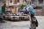 7일(현지시간) 아이티 포르토프랭스에서 주민이 거리를 걷고 있다. EPA=연합뉴스