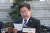 이재명 더불어민주당 대표가 제22대 총선을 하루 앞둔 9일 오전 서울 서초구 서울중앙지방법원 앞에서 기자회견을 하고 있다. 뉴스1