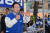 더불어민주당 이재명 대표가 1일 인천 동구미추홀을 유세에서 유권자들에게 한 표를 호소하고 있다. 김성룡 기자