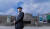 재미건축가 김태수씨가 1986년 개관한 국립현대미술관 과천관 건물 앞에 서 있다. 권혁재 사진전문기자