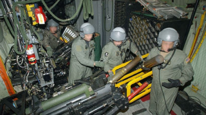 한국전쟁 때도 맹활약…미국이 탐내는 한국의 105㎜ 포탄 [Focus 인사이드] 