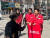 원희룡(오른쪽) 후보와 이천수씨(오른쪽 둘째)가 12일 인천 계양구에서 낙선 인사를 하고 있다. 사진 원희룡 페이스북