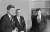 존 F 케네디(맨 왼쪽) 당시 대통령이 1961년 백악관에서 법무장관인 동생 로버트 F 케네디(맨 오른쪽)와 회의를 하고 있다. 가운데는 당시 미 연방수사국(FBI) 국장 에드거 후버. AP=연합뉴스