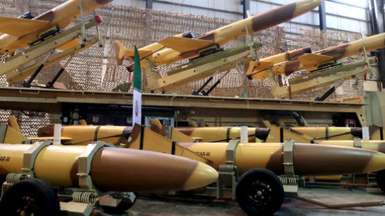 이란, 이스라엘 보복 공격 개시…"미사일·드론 300대 발사"