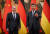 지난 2022년 11월 4일 베이징 인민대회당에서 시진핑(오른쪽) 중국 국가주석이 올라프 숄츠(왼쪽) 독일 총리와 회담에 앞서 기념 사진을 촬영하고 있다. AFP=연합뉴스