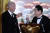 지난 10일 미국 백악관 국빈만찬에서 건배를 하고 있는 조 바이든 대통령(왼쪽)과 기시다 후미오 일본 총리. [로이터=연합뉴스]