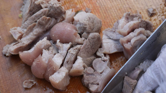 참가비 만원, 고기·막걸리 준다…홈피 마비시킨 화제의 '수육런'