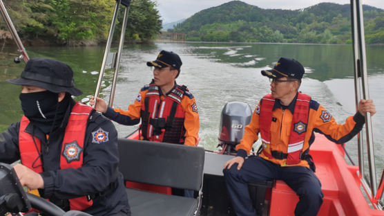호수에 차 놓고 사라진 건설사 대표…전북 정·재계 뒤집혔다 [사건추적]