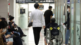 "교수님 못볼까 일찍와”…충남대·원광대병원 등 주요 병원 정상 진료