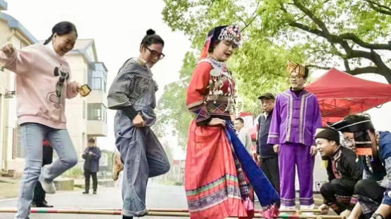 [중국장시통신] 장시성 이춘에서 중국 ‘7개 소수민족’이 함께하는 대축제 열려