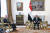 지난 7일 이집트 대통령궁에서 압델 파타 알 시시 이집트 대통령(오른쪽)이 빌 번스 CIA 국장과 만나는 모습. AFP=연합뉴스