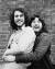 힙노시스 공동 창립자 오브리 파월(왼쪽), 스톰 소거슨. 1960~80년대 이들과 함께 영국 록음악 황금기를 담은 다큐 '힙노시스: LP 커버의 전설'이 5월 1일 개봉한다. 사진 티캐스트