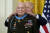조 바이든 미국 대통령이 2021년 5월 한국전 참전 영웅인 랠프 퍼켓 주니어 대령에게 명예훈장을 수여하는 모습. [AP=연합뉴스]