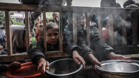 [시론] 전쟁·기아로 고통받는 지구촌 어린이들