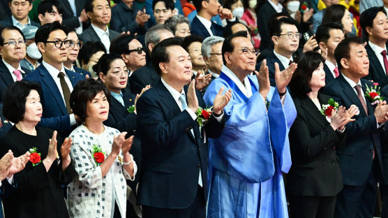 [포토타임] 어버이날 기념식 참석한 尹 대통령