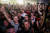 4일(현지시간) 브라질 리우데자네이루 코파카바나 해변에서 열린 마돈나의 콘서트를 보기 위해 모인 인파. 로이터=연합뉴스