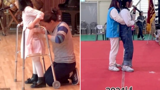딸 뒤 무릎 꿇던 엄마, 5년 뒤엔…네티즌 울린 두 장의 사진