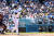 오타니가 6일(한국시간) 애틀랜타와의 홈 경기에서 8회 말 초대형 쐐기 홈런을 터트린 뒤 타구를 바라보고 있다. USA 투데이=연합뉴스 