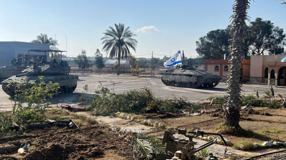 이스라엘, 탱크 몰고 라파 검문소 점령…시가전 초읽기