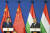 9일(현지시각) 헝가리 부다페스트에서 시진핑 중국 국가주석(왼쪽)과 빅토르 오르반 헝가리 총리가 정상회담을 마친 뒤 공동 기자회견에서 발언하고 있다. AP=연합뉴스