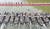 지난달 21일 충북 진천군 문백면 농다리 일원에서 열린 제24회 생거진천 농다리축제를 찾은 시민들이 농다리를 건너고 있다. 뉴스1