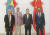 자오즈위안(오른쪽 두번째) 신임 중국 외교부 부장조리가 주에티오피아 대사 근무 기간 현지 관리와 기념사진을 찍고 있다. X 캡처