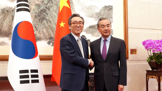 [사진] 한·중 외교, 6년 반만에 베이징 회담