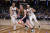 인디애나 피버의 케이틀린 클라크가 지난 10일 인디애나폴리스에서 벌어진 미국 여자 프로농구(WNBA) 시범경기 애틀랜타 드림과의 경기에서 드리블하고 있다. [AP=연합뉴스]